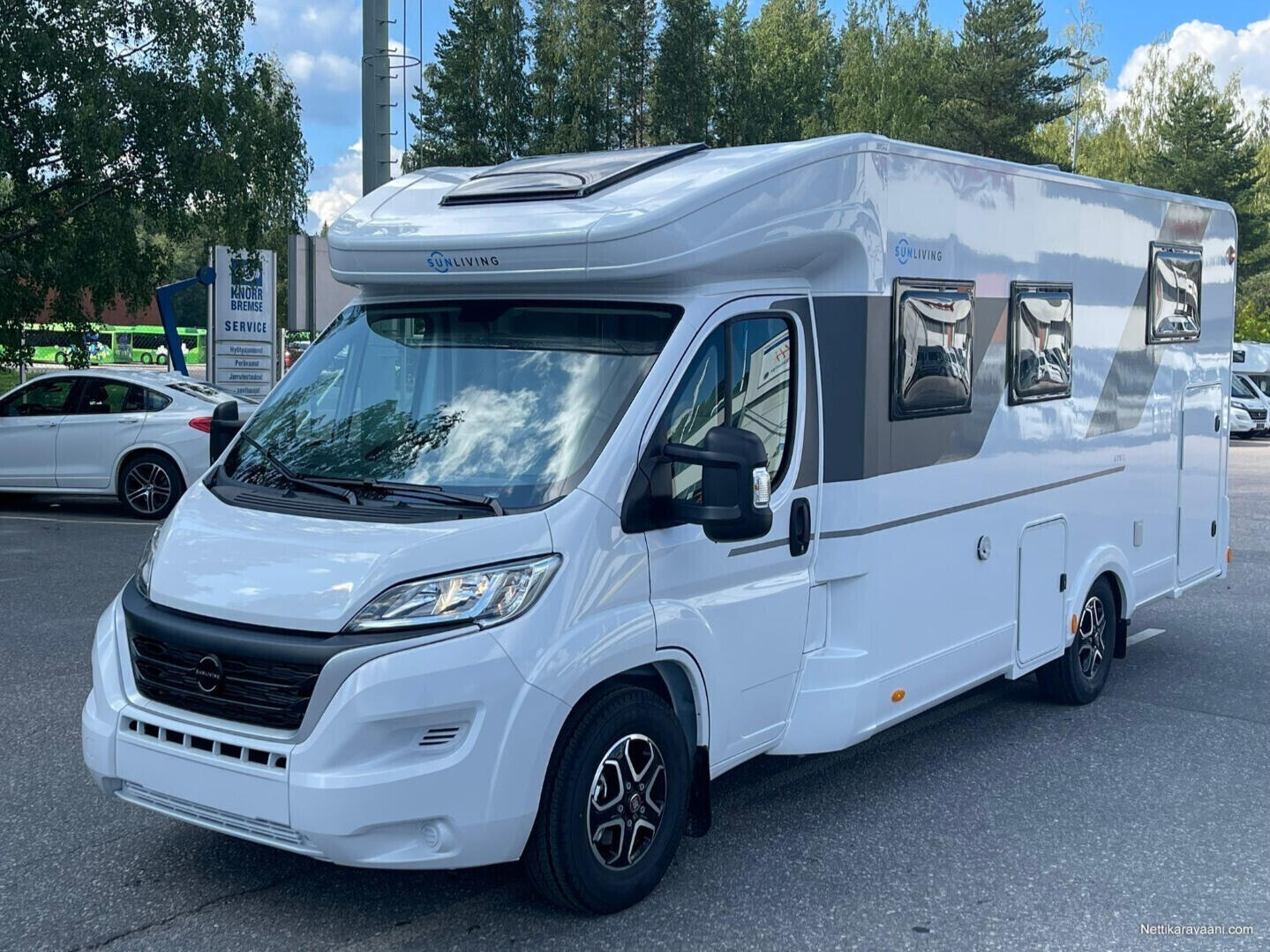 Autossa on kaikki mukavuudet, myös lapsiperheelle